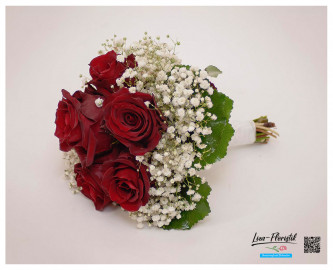 Brautstrauß mit roten Ecuador Rosen Explorer und weißem Schleierkraut