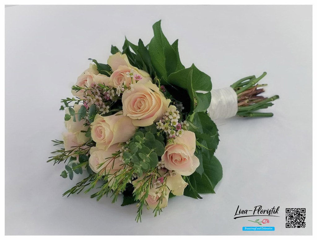 Brautstrauß mit Eukalyptus, Rosen und Wachsblumen