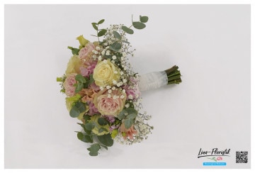 Brautstrauß mit Rosen und Lisianthus  - Seite -