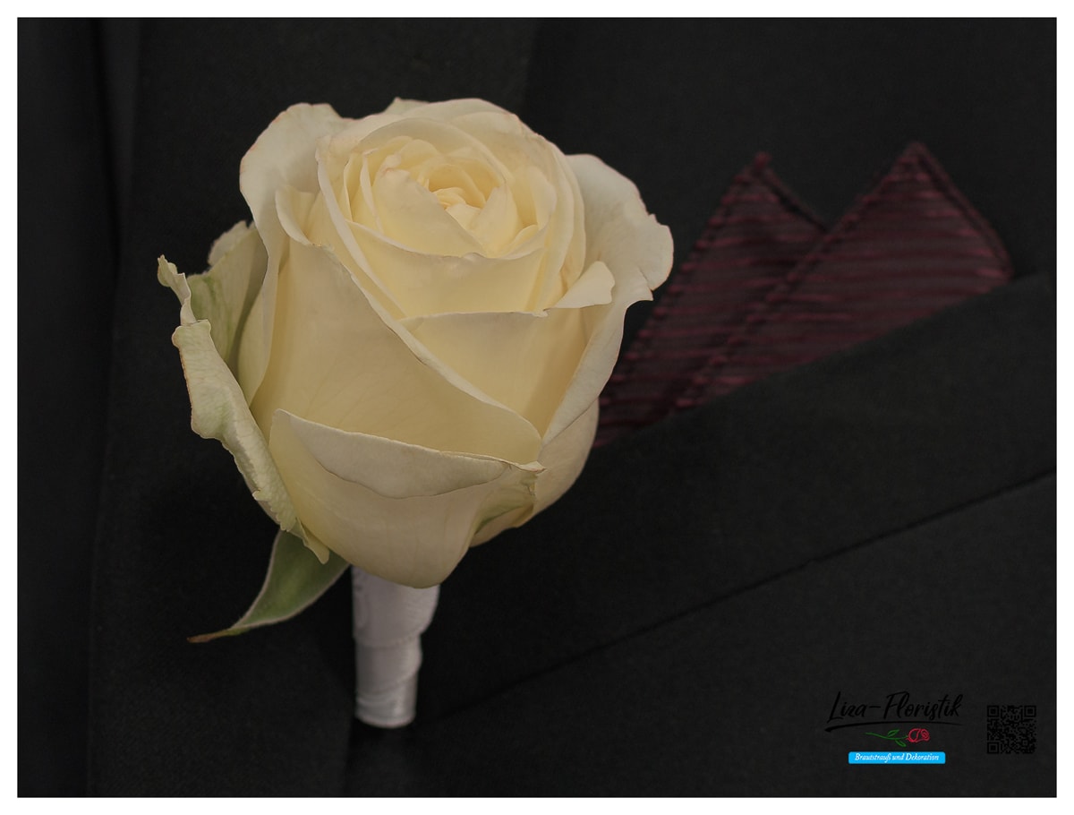 Anstecker mit Ecuador Rose Mondial für den Bräutigam