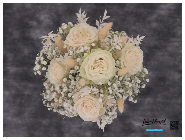 Brautstrauß mit Rosen Mondial, Schleierkraut und Trockenblumen - oben -