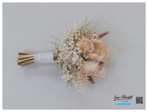 Brautbouquet mit Rosen und verschiedenen Trockenblumen - oben -