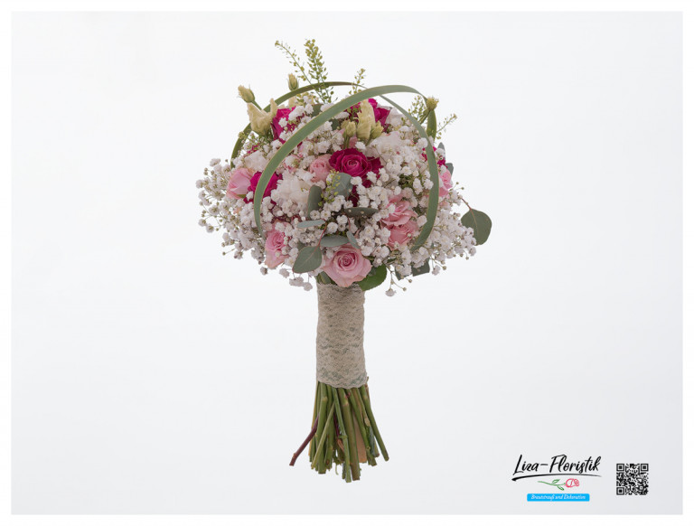 Brautstrauß mit Lisianthus, Polyantharosen, Rosen, Schleierkraut, Thlaspi und Eukalyptus