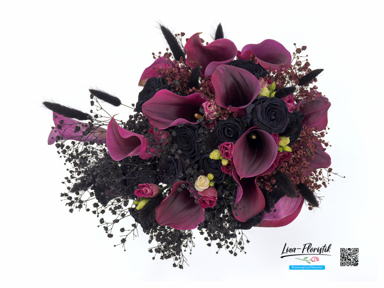 Brautstrauß mit schwarzer Rose, Calla, Lisianthus, schwarzem und rotem Schleierkraut, und Lagurus