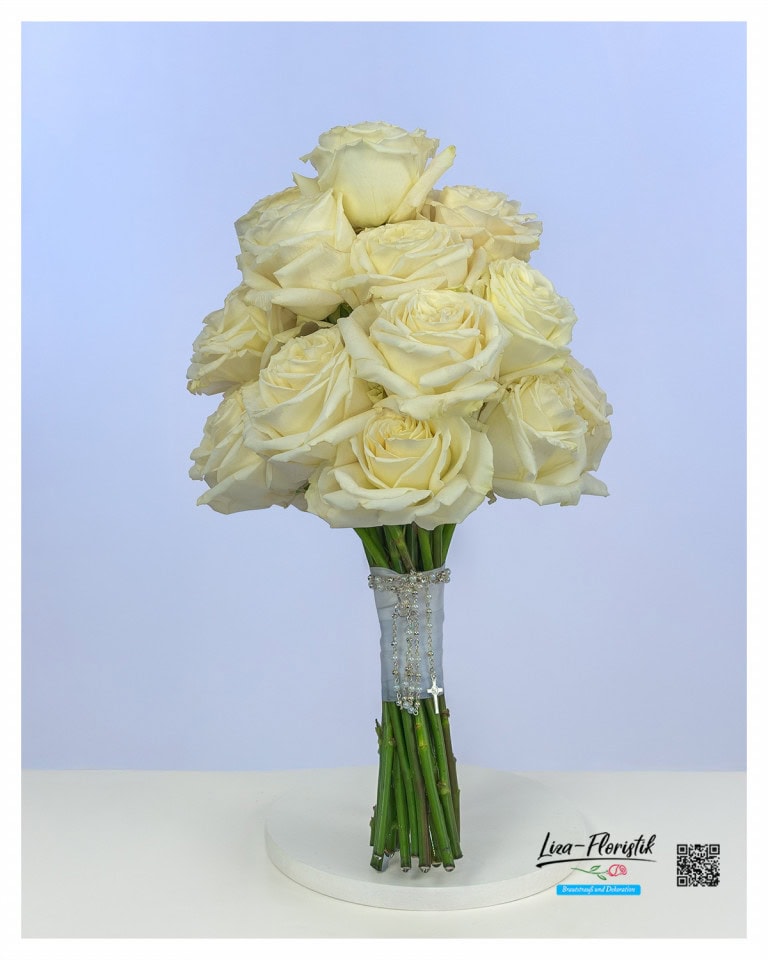 Brautstrauß mit cremefarbenen Rosen